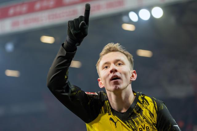 24 January 2026, Berlin: Borussia Dortmund's Maximilian Beier celebrates scoring his side's third goal during the German Bundesliga soccer match between 1. FC Union Berlin and Borussia Dortmund at An der Alten Foersterei. Photo: Soeren Stache/dpa - WICHTIGER HINWEIS: Gemäß den Vorgaben der DFL Deutsche Fußball Liga bzw. des DFB Deutscher Fußball-Bund ist es untersagt, in dem Stadion und/oder vom Spiel angefertigte Fotoaufnahmen in Form von Sequenzbildern und/oder videoähnlichen Fotostrecken zu verwerten bzw. verwerten zu lassen.