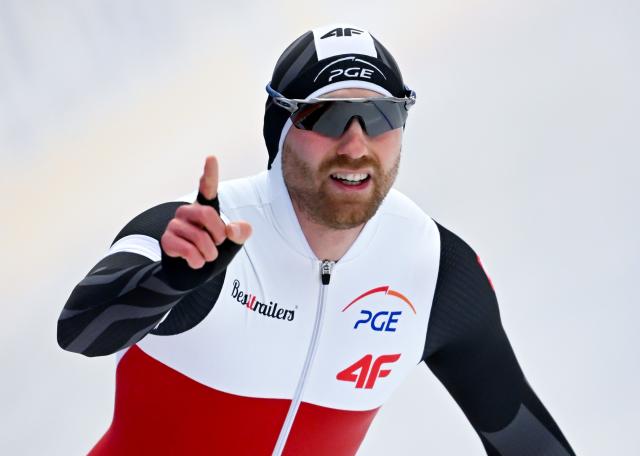 25 January 2026, Bavaria, Inzell: Poland's Damian Zurek celebrates his victory in the men's 500 m at the Speed Skating World Cup at the Max Aicher Arena. Photo: Sven Hoppe/dpa