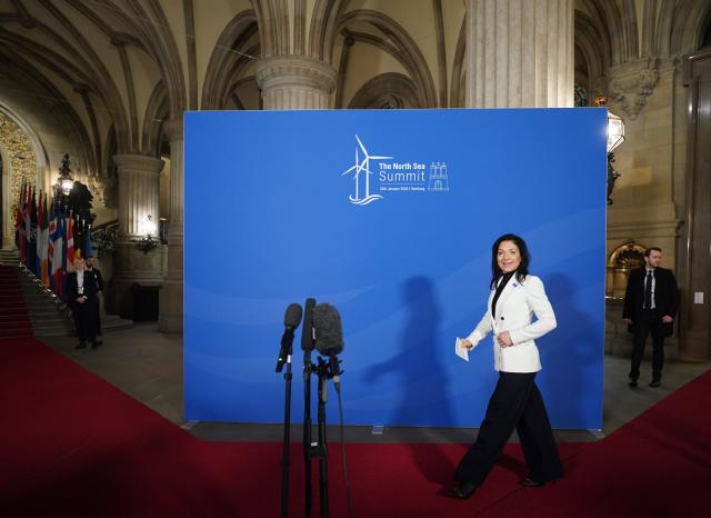 26 January 2026, Hamburg: Katherina Reiche, German Minister for Economic Affairs and Energy, speaks during a doorstep interview with the energy ministers at the North Sea coastal states summit at the town hall in Hamburg. Photo: Marcus Brandt/dpa