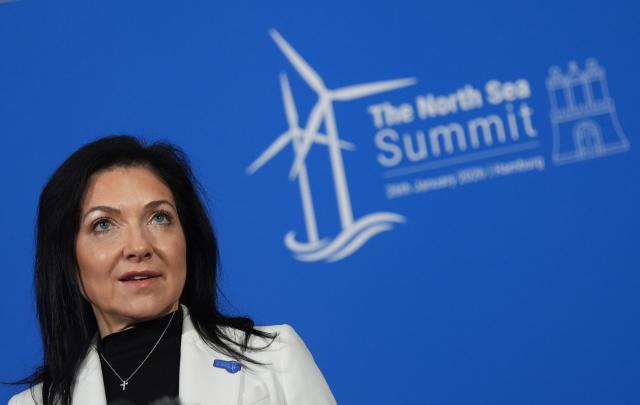 26 January 2026, Hamburg: Katherina Reiche, German Minister for Economic Affairs and Energy, speaks during a doorstep interview with the energy ministers at the North Sea coastal states summit at the town hall in Hamburg. Photo: Marcus Brandt/dpa
