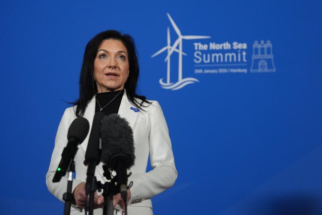26 January 2026, Hamburg: Katherina Reiche, German Minister for Economic Affairs and Energy, speaks during a doorstep interview with the energy ministers at the North Sea coastal states summit at the town hall in Hamburg. Photo: Marcus Brandt/dpa