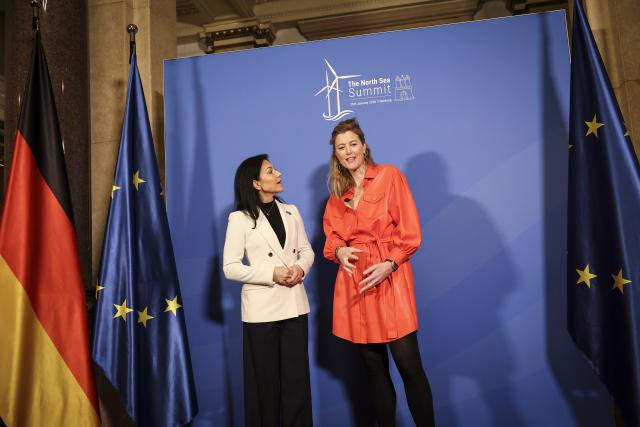 26 January 2026, Hamburg: Katherina Reiche, German Minister for Economic Affairs and Energy, welcomes Annelies Verlinden, Belgian Minister for Justice, to the summit meeting of the North Sea states in Hamburg. Photo: Christian Charisius/dpa