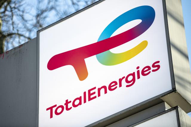 FILED - 21 January 2022, Berlin: The logo of the energy company TotalEnergies is pictured at one of its gas stations in Berlin. Photo: Fabian Sommer/dpa
