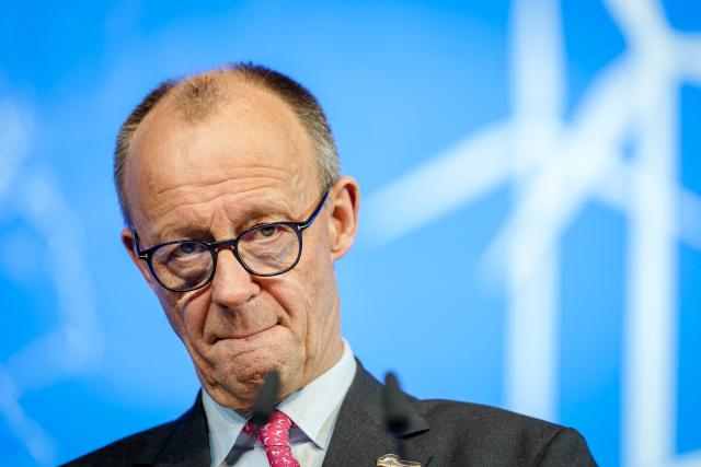 26 January 2026, Hamburg: German Chancellor Friedrich Merz delivers an opening statement at at the summit of the North Sea states in Hamburg. Photo: Kay Nietfeld/dpa