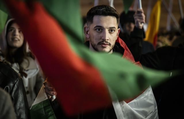 26 January 2026, Hesse, Frankfurt/Main: Kurds protest against the Syrian government and the Turkish government during a demonstration in the city center. Photo: Boris Roessler/dpa