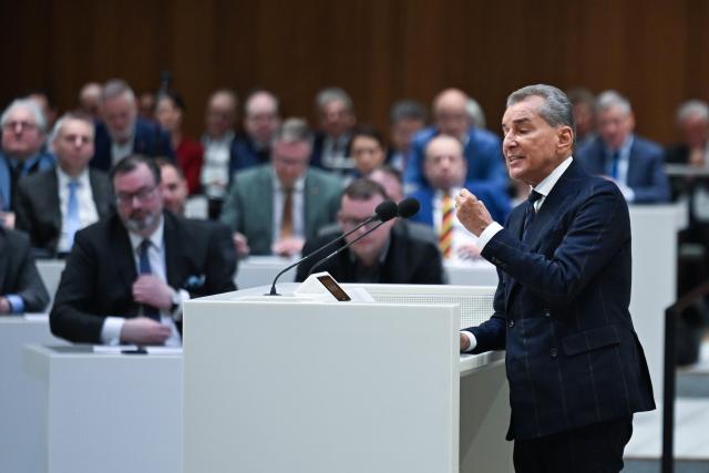 27 January 2026, Lower Saxony, Hanover: Michel Friedman, publicist, speaks during the commemoration ceremony on the Day of Remembrance of the Victims of National Socialism in Hanover. Photo: Shireen Broszies/dpa
