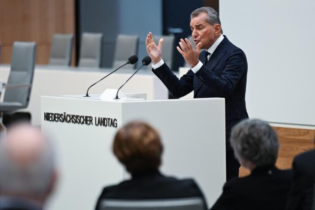 27 January 2026, Lower Saxony, Hanover: Michel Friedman, publicist, speaks during the commemoration ceremony on the Day of Remembrance of the Victims of National Socialism in Hanover. Photo: Shireen Broszies/dpa