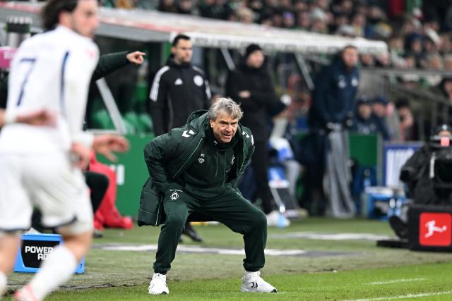 27 January 2026, Bremen: Bremen coach Horst Steffen reacts during the German Bundesliga soccer match between Werder Bremen and TSG 1899 Hoffenheim at the Weserstadion. Photo: Carmen Jaspersen/dpa