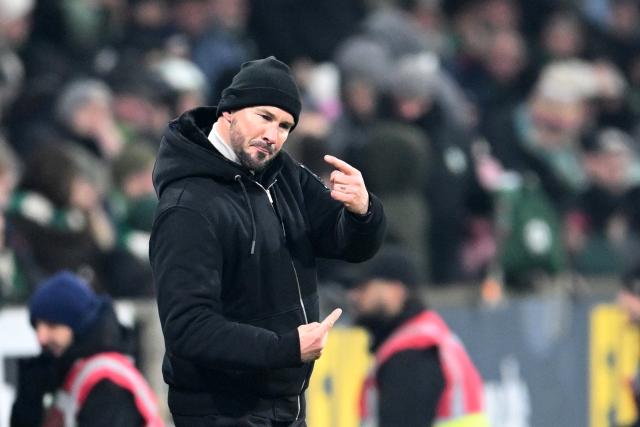 27 January 2026, Bremen: Hoffenheim coach Christian Ilzer reacts during the German Bundesliga soccer match between Werder Bremen and TSG 1899 Hoffenheim at the Weserstadion. Photo: Carmen Jaspersen/dpa