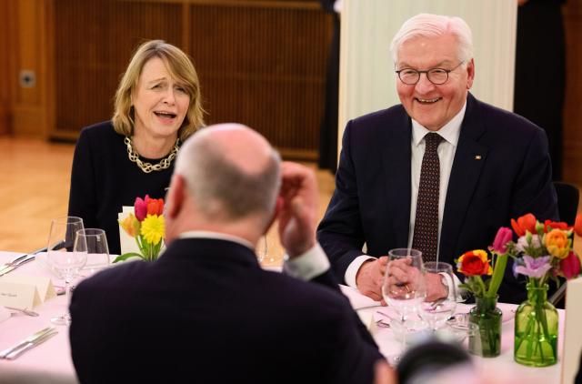 28 January 2026, Berlin: German President Frank-Walter Steinmeier and his wife Elke Buedenbender talks with Governing Mayor of Berlin Kai Wegner during a dinner in honor of Federal President Steinmeier as an honorary citizen of Berlin on the occasion of his 70th birthday. Photo: Bernd von Jutrczenka/dpa