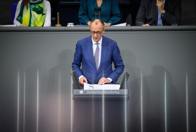 29 January 2026, Berlin: German Chancellor Friedrich Merz makes a government statement on the current foreign policy situation in the 56th plenary session of the 21st legislative period in the German Bundestag. Photo: Bernd von Jutrczenka/dpa