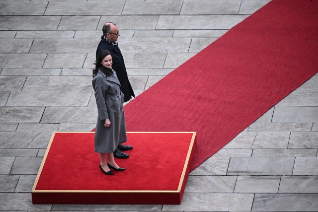 29 January 2026, Berlin: German Chancellor Friedrich Merz receives Inga Ruginiene, Prime Minister of Lithuania, with military honors in front of the Federal Chancellery. Photo: Britta Pedersen/dpa