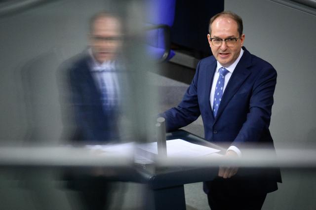 29 January 2026, Berlin: Alexander Dobrindt (CSU), German Minister of the Interior, speaks in the 56th plenary session of the 21st legislative period in the German Bundestag. The main topics of today's session are a government statement by the Federal Chancellor on the current foreign policy situation, a topical debate on the Mercosur Agreement, as well as debates on the resilience of critical facilities, bureaucracy relief for banks, the extension of the Bundeswehr mission in Iraq and an EU directive on combating crime and terrorism. Photo: Bernd von Jutrczenka/dpa