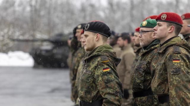 29 January 2026, Bavaria, Veitshoechheim: Soldiers stand at the subordination of Panzergrenadier bataillon 122 and Panzer bataillon 203 to Panzer brigade 45 "Lithuania". Photo: Heiko Becker/dpa