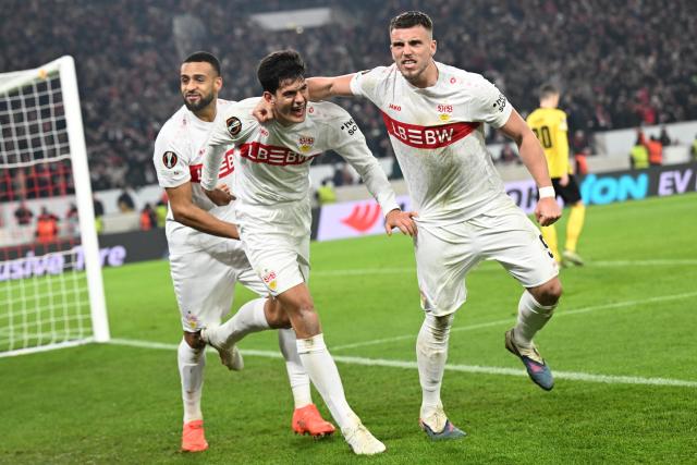 29 January 2026, Baden-Württemberg, Stuttgart: Stuttgart's Chema Andres (C) celebrates scoring his side's third goal with teammates Josha Vagnoman (L) and Ermedin Demirovic during the UEFA Europa League soccer match between VfB Stuttgart and Young Boys Bern at the MHPArena. Photo: Bernd Weißbrod/dpa