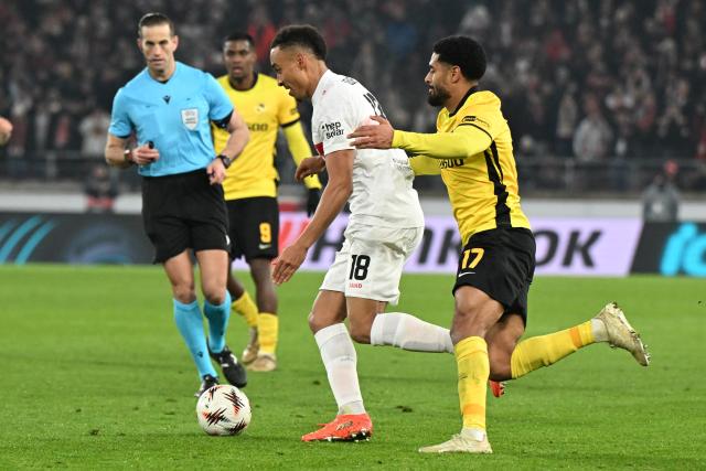 29 January 2026, Baden-Württemberg, Stuttgart: Stuttgart's Jamie Leweling and Young Boys Bern's Saidy Janko in action during the UEFA Europa League soccer match between VfB Stuttgart and Young Boys Bern at the MHPArena. Photo: Bernd Weißbrod/dpa