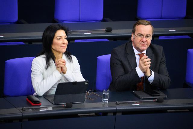 30 January 2026, Berlin: German Minister for Economic Affairs and Energy, Katherina Reiche and German Defence Minister Boris Pistorius attend the 57th plenary session of the German Parliament (Bundestag) in Berlin. Photo: Bernd von Jutrczenka/dpa