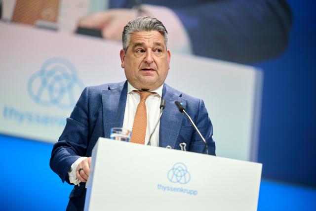 30 January 2026, North Rhine-Westphalia, Bochum: Miguel Lopez, CEO of Thyssenkrupp, addresses the shareholders during the Annual General Meeting. Photo: Bernd Thissen/dpa