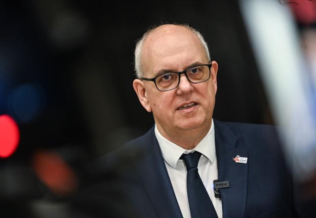 30 January 2026, Berlin: Andreas Bovenschulte, President of the German Council (Bundesrat) and Mayor of Bremen,speaks to the press ahead of the plenary session of the Bundesrat. Photo: Britta Pedersen/dpa