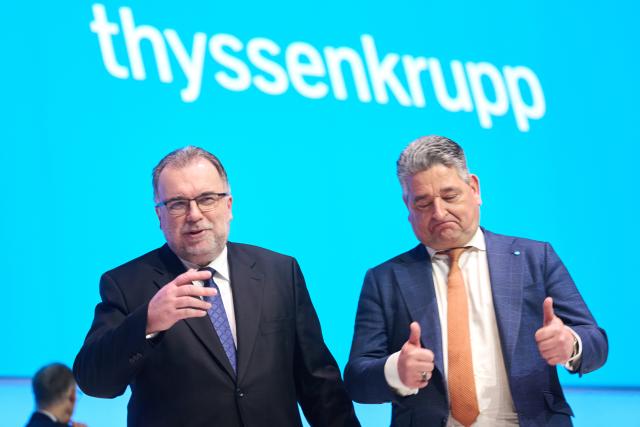 30 January 2026, North Rhine-Westphalia, Bochum: Siegfried Russwurm (L), Chairman of the Supervisory Board of Thyssenkrupp, and Miguel Lopez, CEO of Thyssenkrupp, stand together on the podium during the Annual General Meeting. Photo: Bernd Thissen/dpa