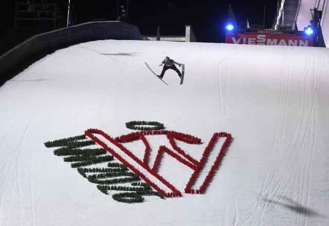 FILED - 24 January 2026, Bavaria, Oberstdorf: Slovenia's Domen Prevc in action during the 
men's 4th round ski flying competition at the FIS Ski Flying World Championships in Oberstdorf. Photo: Karl-Josef Hildenbrand/dpa