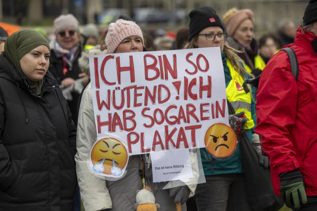 30 January 2026, North Rhine-Westphalia, Duesseldorf: Nursery teachers protest against the planned KiBiz amendment in front of the state parliament under the slogan "KiBiz remains garbage". KiBiz stands for "Kinderbildungsgesetz", (children education law) a state law that regulates the foundations and funding of child daycare as well as the framework conditions for early childhood education in North Rhine-Westphalia. Photo: Thomas Banneyer/dpa