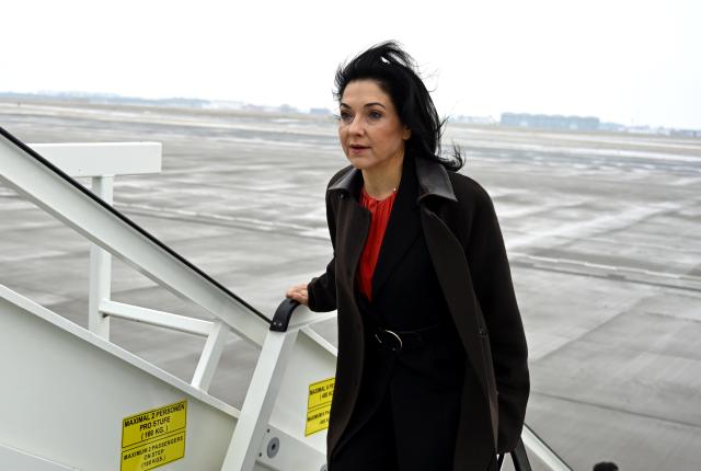 31 January 2026, Brandenburg, Schoenefeld: Katherina Reiche, German Minister for Economic Affairs and Energy, gets on an airplane of the German Air Force. Photo: Elisa Schu/dpa