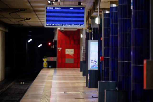 02 February 2026, Cologne: A board in the empty Ebertplatz subway station indicates a warning strike. Verdi is calling for warning strikes in local public transport throughout Germany, and passengers in numerous German cities must be prepared for considerable restrictions in local public transport on Monday. Photo: Henning Kaiser/dpa