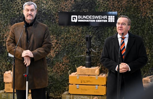 02 February 2026, Bavaria, Erding: Boris Pistorius (R), Minister of Defense, and Markus Soeder, Minister President of Bavaria, take part in the opening of the Bundeswehr Innovation Center. The innovation center is to become the interface between start-ups, the civilian research and industrial landscape and the Bundeswehr. Photo: Sven Hoppe/dpa