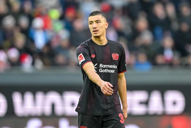 FILED - 06 December 2025, Bavaria, Augsburg: Bayer Leverkusen player Ibrahim Maza gestures during the German Bundesliga soccer match between FC Augsburg and Bayer Leverkusen at WWK Arena. Photo: Harry Langer/dpa - WICHTIGER HINWEIS: Gemäß den Vorgaben der DFL Deutsche Fußball Liga bzw. des DFB Deutscher Fußball-Bund ist es untersagt, in dem Stadion und/oder vom Spiel angefertigte Fotoaufnahmen in Form von Sequenzbildern und/oder videoähnlichen Fotostrecken zu verwerten bzw. verwerten zu lassen.