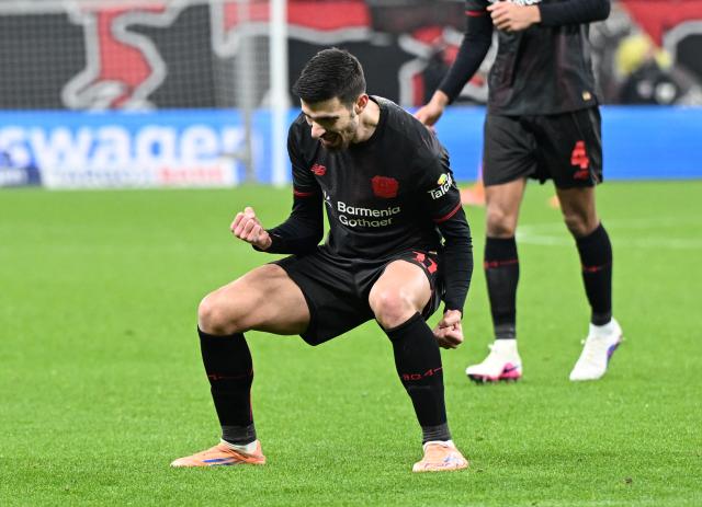 03 February 2026, North Rhine-Westphalia, Leverkusen: Bayer Leverkusen's Martin Terrier celebrates scoring his side's first goal during the German DFB Cup soccer match between Bayer Leverkusen and FC St. Pauli at BayArena. Photo: Federico Gambarini/dpa - IMPORTANT NOTICE: DFL and DFB regulations prohibit any use of photographs as image sequences and/or quasi-video.