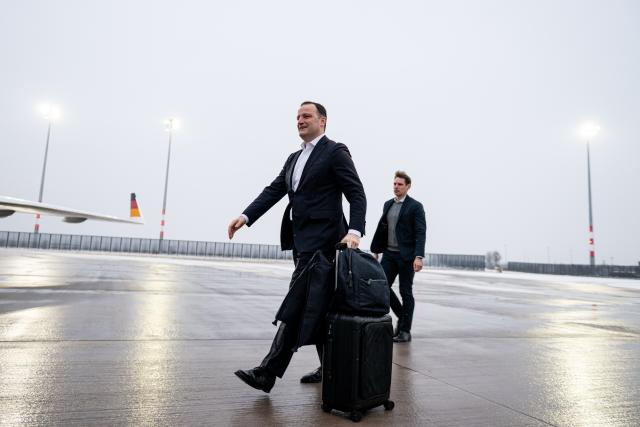 04 February 2026, Berlin: Jens Spahn, Chairman of the CDU/CSU parliamentary group in the German Bundestag, boards a plane for a delegation trip to Israel. In addition to Israel, the CDU politician's three-day trip will also include Cyprus and Lebanon. Photo: Fabian Sommer/dpa