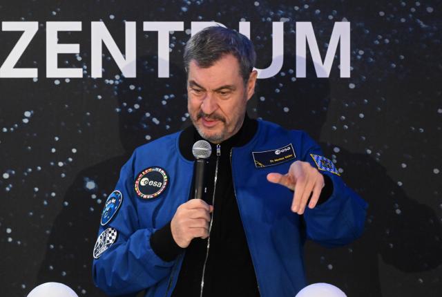 04 February 2026, Bavaria, Weßling: Bavaria's Minister-President Markus Soeder speaks at the German Aerospace Center DLR before handing over the funding decision for the construction of the Human Exploration Control Center (HECC). Photo: Felix Hörhager/dpa