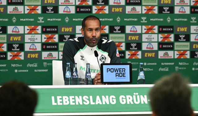04 February 2026, Bremen: Werder Bremen's newly appointed coach Daniel Thioune speaks during his introduction press conference in Bremen. Photo: Carmen Jaspersen/dpa