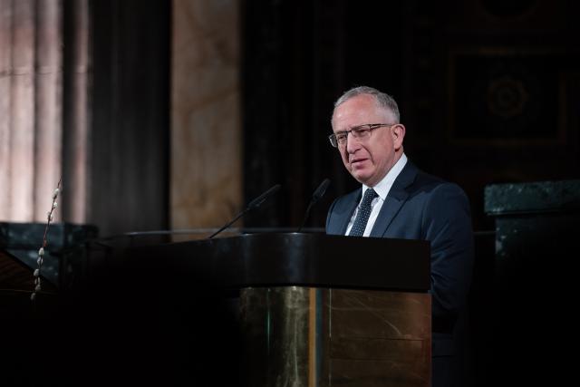 04 February 2026, Saxony, Goerlitz: Jan Tombinski, Charge d'Affaires of the Republic of Poland in the Federal Republic of Germany, speaks at the award ceremony for the International Bridge Prize of the European City of Goerlitz/Zgorzelec at the Goerlitz Synagogue Cultural Forum. Photo: Paul Glaser/dpa