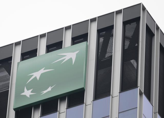 FILED - 25 January 2023, Hesse, Frankfurt: The BNP Paribas logo seen on a building in Frankfurt. Photo: Boris Roessler/dpa