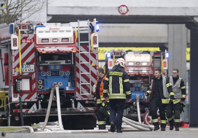 05 February 2026, Hesse, Darmstadt-Wixhausen: Firefighters fight a fire on the grounds of the GSI Helmholtzzentrum für Schwerionenforschung in Darmstadt. Photo: Boris Roessler/dpa