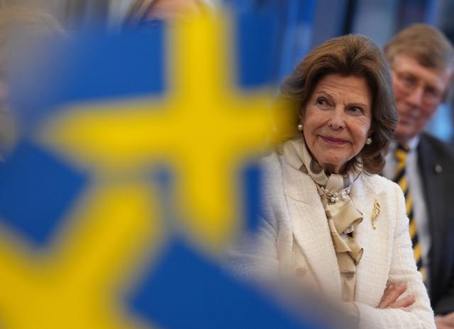 05 February 2026, Schleswig-Holstein, Flensburg: Queen Silvia of Sweden sits during her visit visit to the geriatric day clinic at St. Franziskus Hospital. Queen Silvia visits the Silvia dementia ward named after her. Photo: Marcus Brandt/dpa