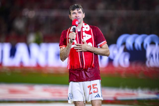 FILED - 10 May 2025, Bavaria, Munich: Then Munich's Thomas Mueller speaks to bids farewell to the fans after the German Bundesliga soccer match between Bayern Munich and Borussia Moenchengladbach at the Allianz Arena. Photo: Tom Weller/dpa