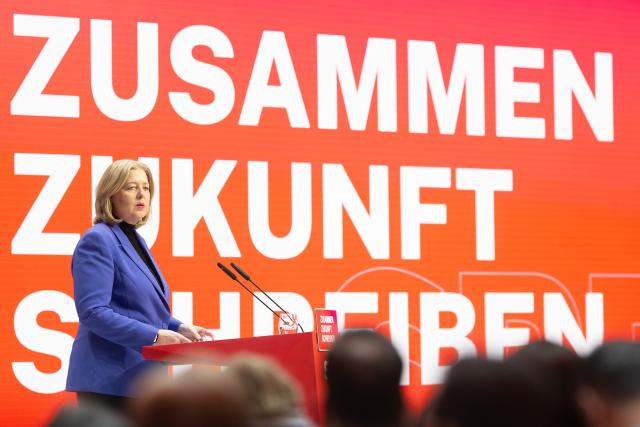 07 February 2026, Berlin: Baerbel Bas, Chairwoman of the SPD, speaks during the annual kick-off meeting of the SPD party executive under the motto "Writing the future together" at the Willy Brandt House. Photo: Sebastian Gollnow/dpa