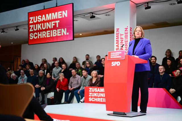 07 February 2026, Berlin: Baerbel Bas, Chairwoman of the SPD, speaks during the annual kick-off meeting of the SPD party executive under the motto "Writing the future together" at the Willy Brandt House. Photo: Sebastian Gollnow/dpa