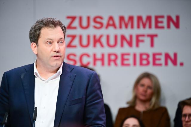 07 February 2026, Berlin: German Minister of Finance and Chairman of the Social Democratic Party of Germany (SPD) Lars Klingbeil speaks during the SPD party executive's annual retreat under the motto "Writing the Future Together" at the Willy Brandt House. Photo: Sebastian Christoph Gollnow/dpa