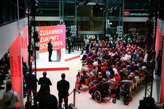 07 February 2026, Berlin: German Minister of Finance and Chairman of the Social Democratic Party of Germany (SPD) Lars Klingbeil speaks during the SPD party executive's annual retreat under the motto "Writing the Future Together" at the Willy Brandt House. Photo: Sebastian Christoph Gollnow/dpa