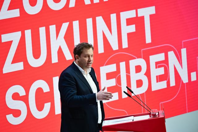 07 February 2026, Berlin: German Minister of Finance and Chairman of the Social Democratic Party of Germany (SPD) Lars Klingbeil speaks during the SPD party executive's annual retreat under the motto "Writing the Future Together" at the Willy Brandt House. Photo: Sebastian Christoph Gollnow/dpa