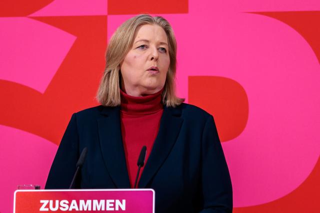 08 February 2026, Berlin: Baerbel Bas, Co-Chair of the SPD and German Minister of Labor and Social Affairs, gives a statement at the end of the SPD party annual executive's meeting in the Willy Brandt House. Photo: Carsten Koall/dpa