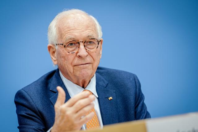 09 February 2026, Berlin: Wolfgang Ischinger, head of the Munich Security Conference (MSC), holds a press conference at the German Press Conference to outline key themes and expectations ahead of the upcoming Munich Security Conference. Photo: Kay Nietfeld/dpa