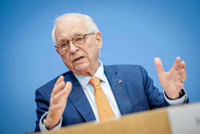 09 February 2026, Berlin: Wolfgang Ischinger, head of the Munich Security Conference (MSC), holds a press conference at the German Press Conference to outline key themes and expectations ahead of the upcoming Munich Security Conference. Photo: Kay Nietfeld/dpa