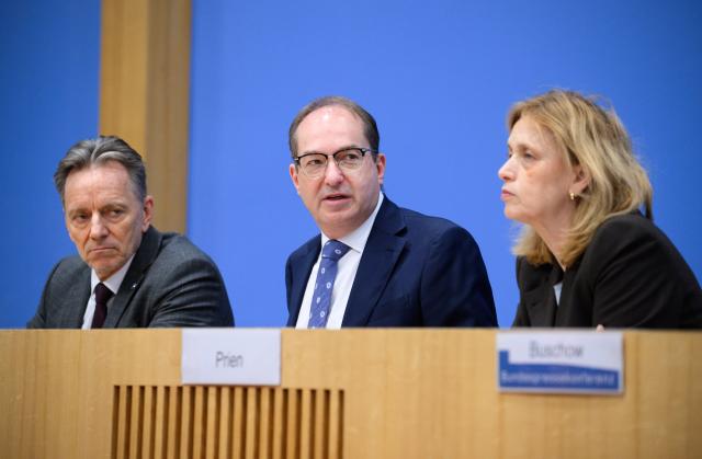 10 February 2026, Berlin: (L-R) Holger Muench, President of the Federal Criminal Police Office (BKA), Alexander Dobrindt, Germany's Minister of the Interior, and Karin Prien, Minister for Education, Family, Seniors, Women, and Youth, present the study on unreported cases of violence in Germany - LeSuBiA (Living Situation, Safety, and Stress in Everyday Life) - at the Federal Press Conference. Photo: Bernd von Jutrczenka/dpa