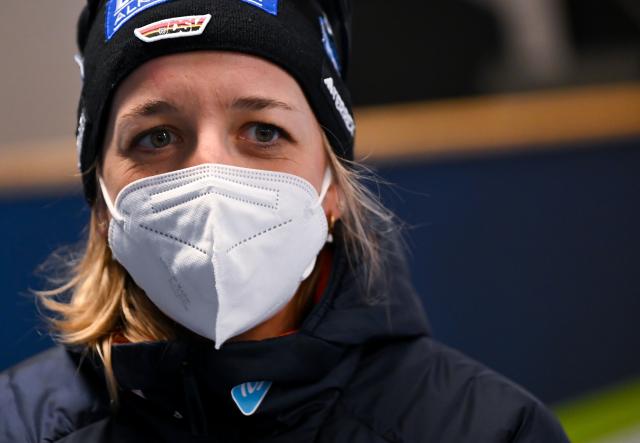 FILED - 13 January 2026, Bavaria, Ruhpolding: Germany's Franziska Preuss attends a press conference after training. Face masks are a quite common sight at the Olympic biathlon venue as Germany and other teams are taking no chances when it comes to health and fitness. Photo: Sven Hoppe/dpa