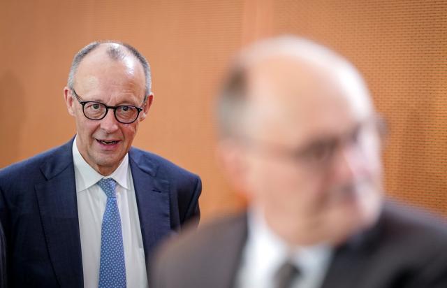 02 November 2026, Berlin: German Chancellor Friedrich Merz takes part in the meeting of the Federal Cabinet in the Federal Chancellery. Photo: Kay Nietfeld/dpa